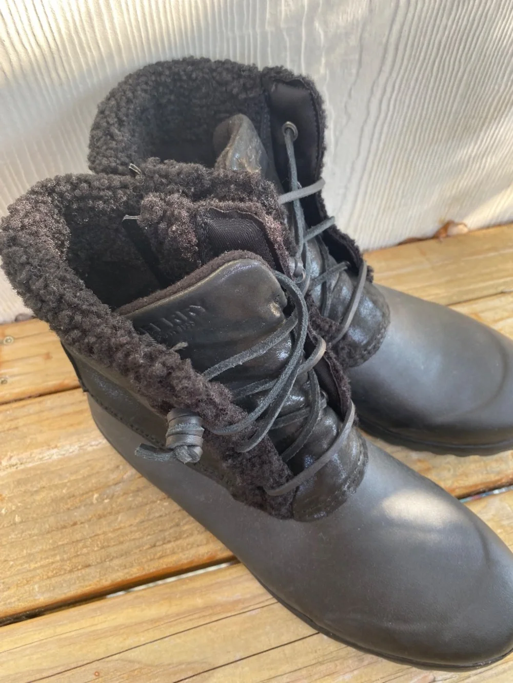 Sperry Top Sider Thinsulate faux fur black leather lace up bootie size 10